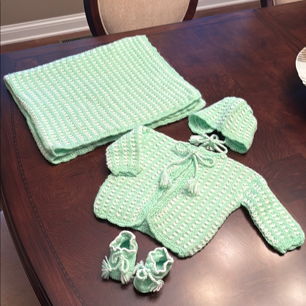 Vintage 1975 Handmade Green and White Matching Hat Set with Cozy Knit